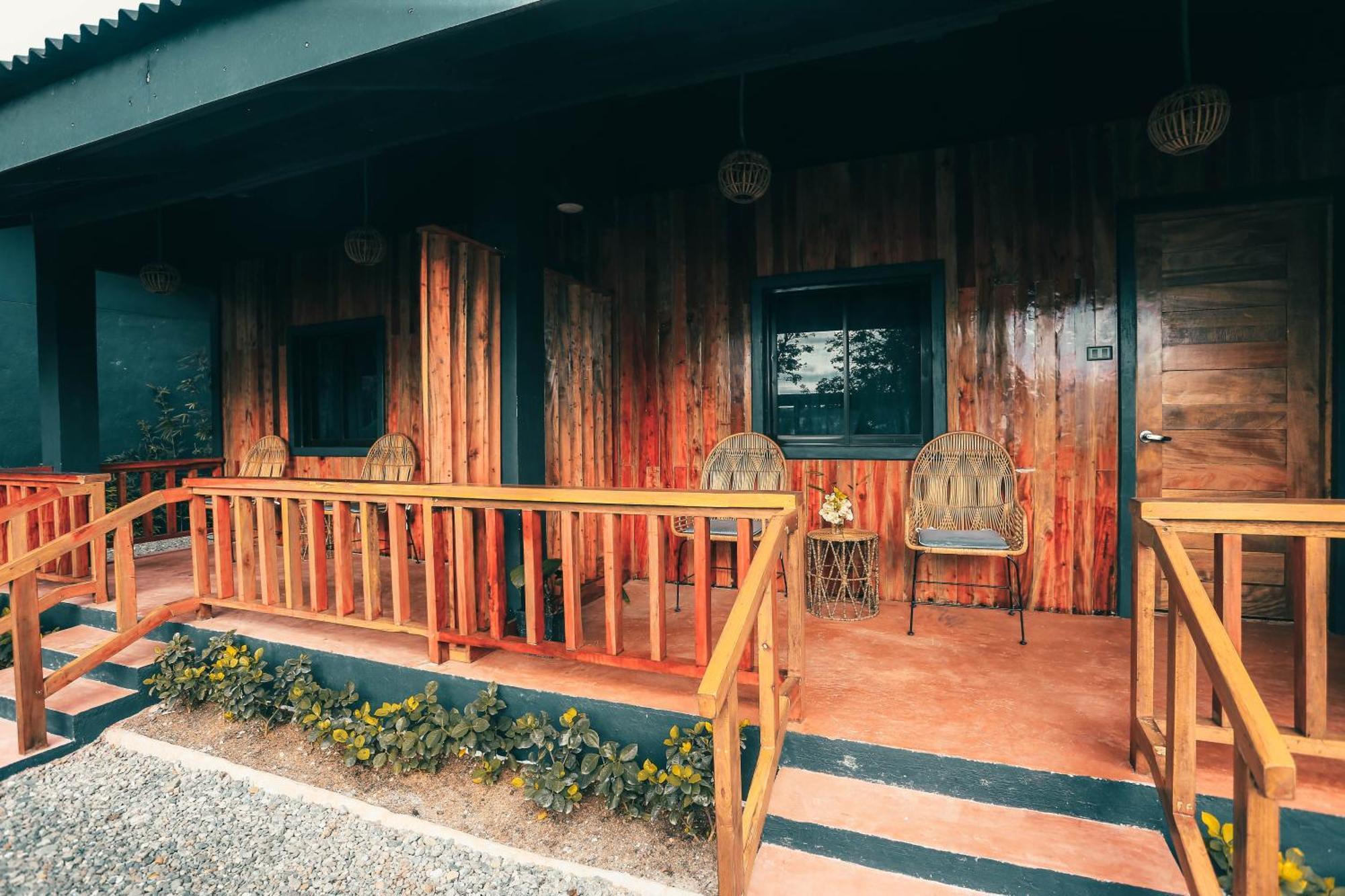 Marika Resort Badian Luaran gambar