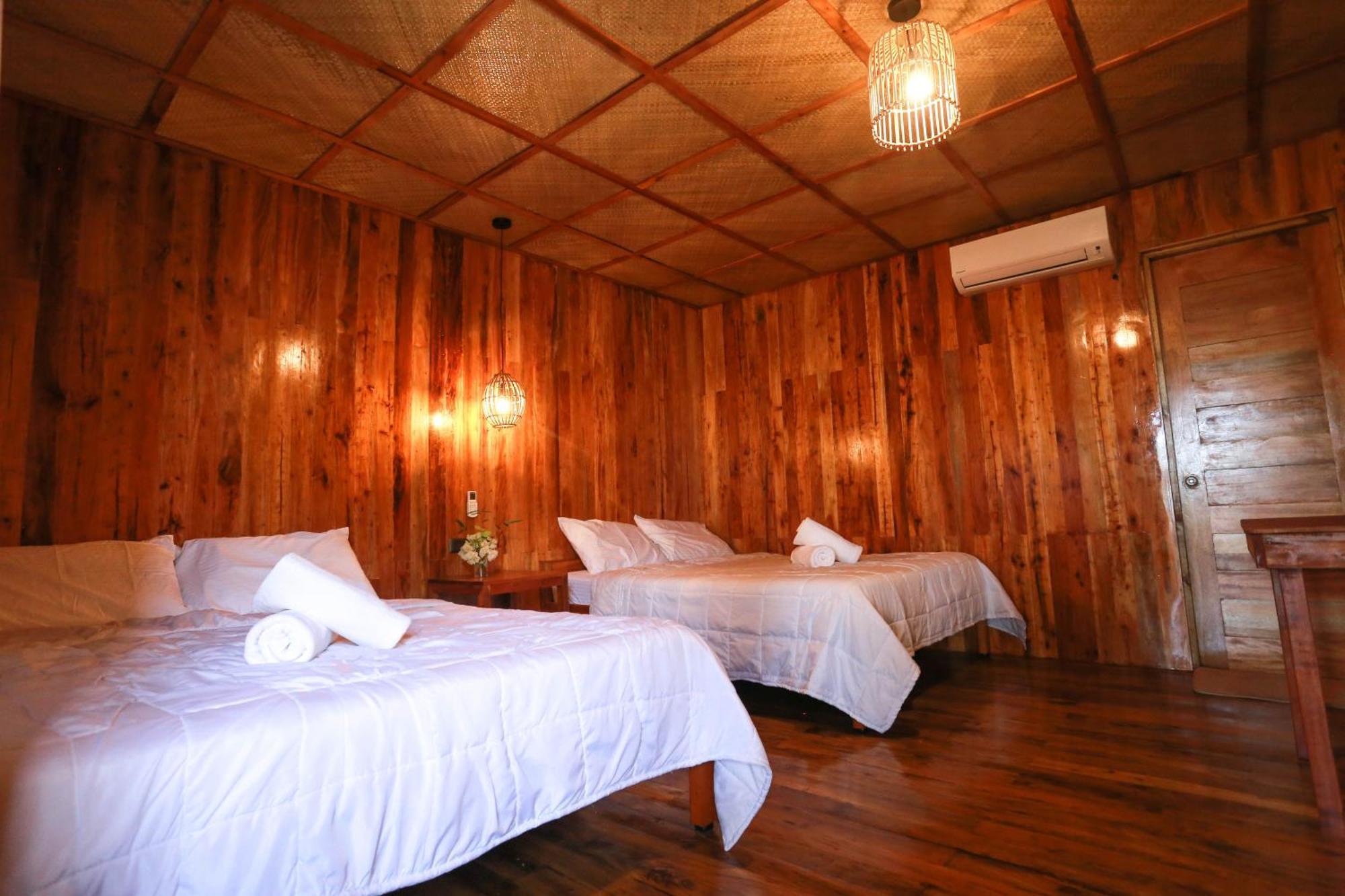 Marika Resort Badian Luaran gambar