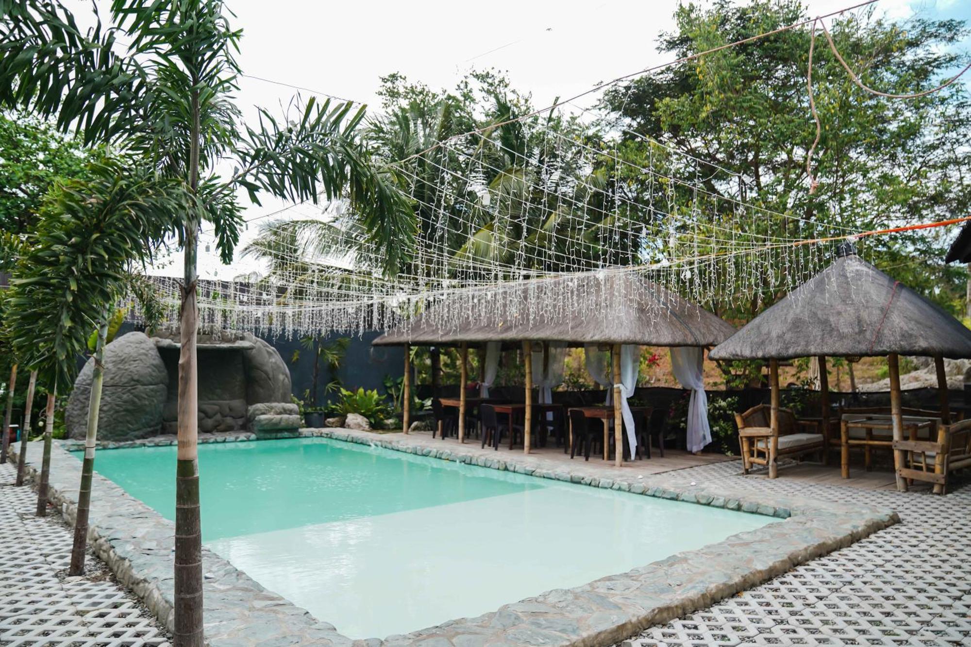 Marika Resort Badian Luaran gambar