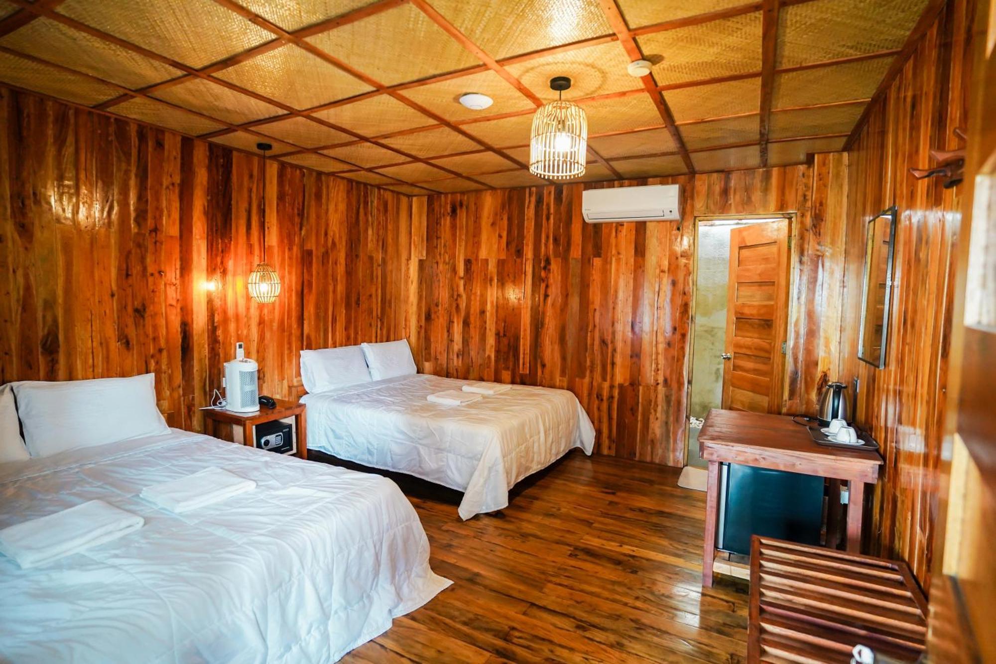 Marika Resort Badian Luaran gambar