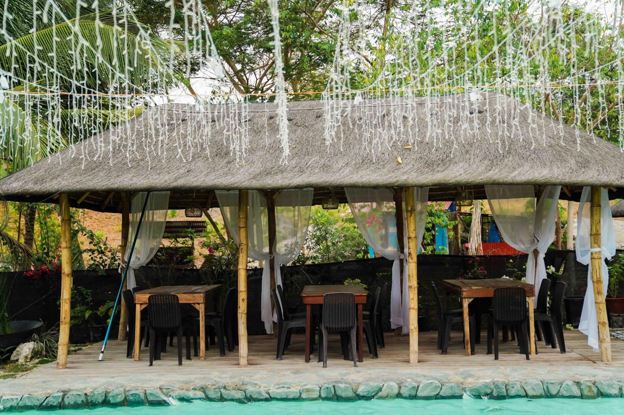 Marika Resort Badian Luaran gambar