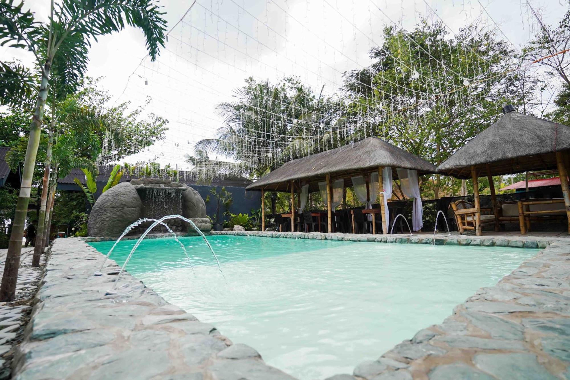 Marika Resort Badian Luaran gambar